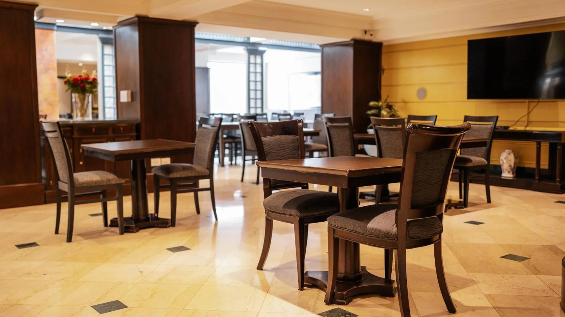 ****  Amerian Executive Mendoza Hotel Аргентина