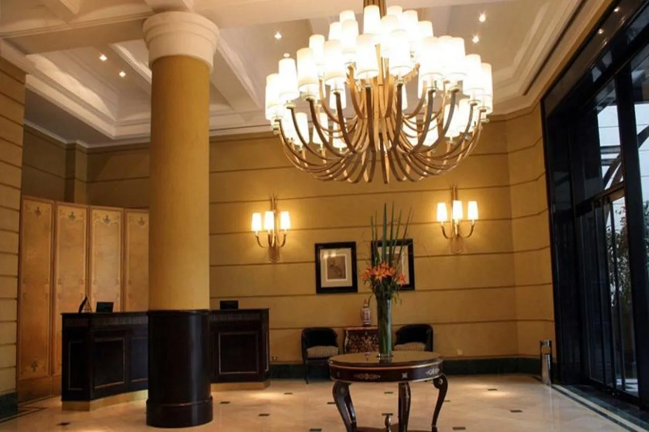 Amerian Executive Mendoza Hotel 4*,